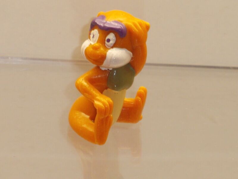 Tao Tao und seine Freunde 1984: Kiki sitzend hellbraunes Material Tao Tao und seine Freunde 1984: Kiki sitzend hellbraunes Material