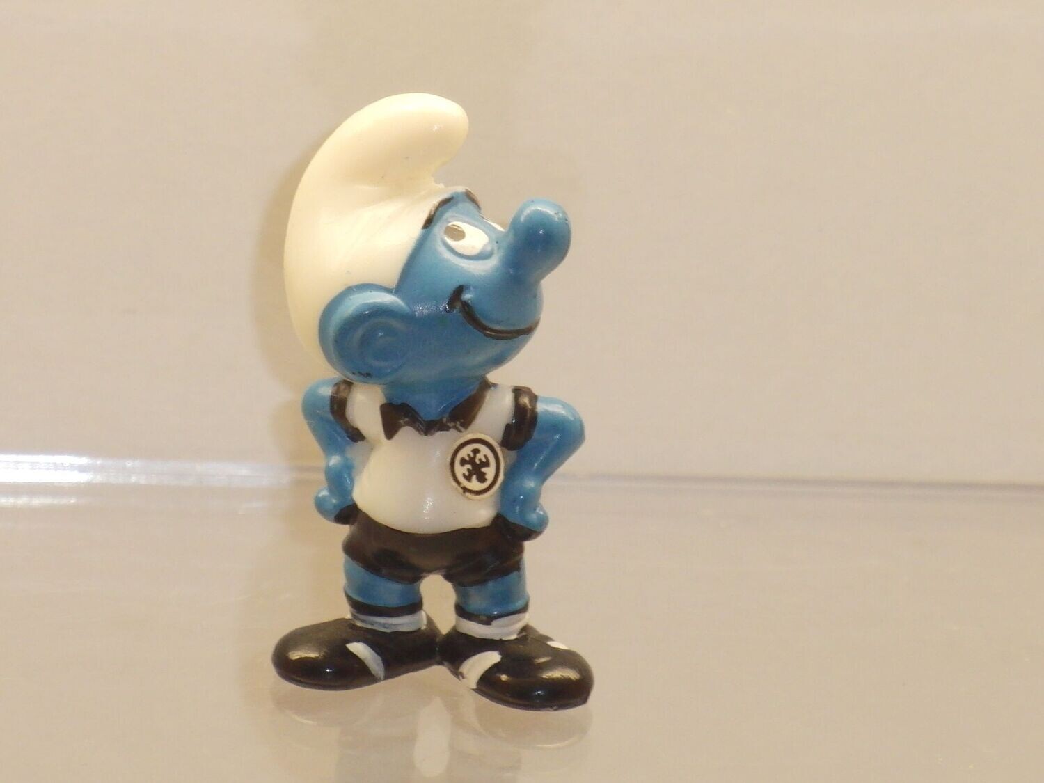 Die Fußballschlümpfe 1988: Verwarnter Schlumpf, mit Emblem