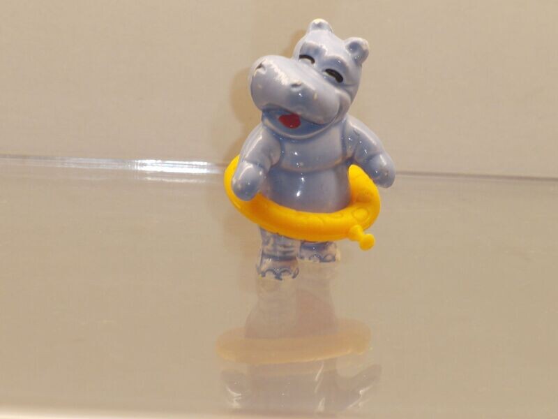 Die Happy Hippos 1988: Planscher Pauli, Bemalung hellblau Die Happy Hippos 1988: Planscher Pauli, Bemalung hellblau