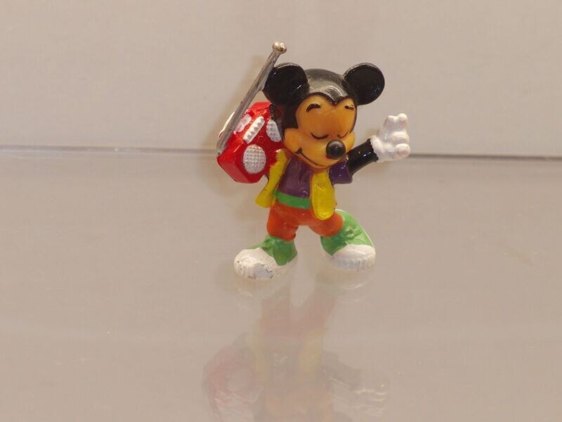 Micky und seine tollen Freunde 1989: Mack mit Radio (lange Antenne) Micky und seine tollen Freunde 1989: Mack mit Radio (lange Antenne)