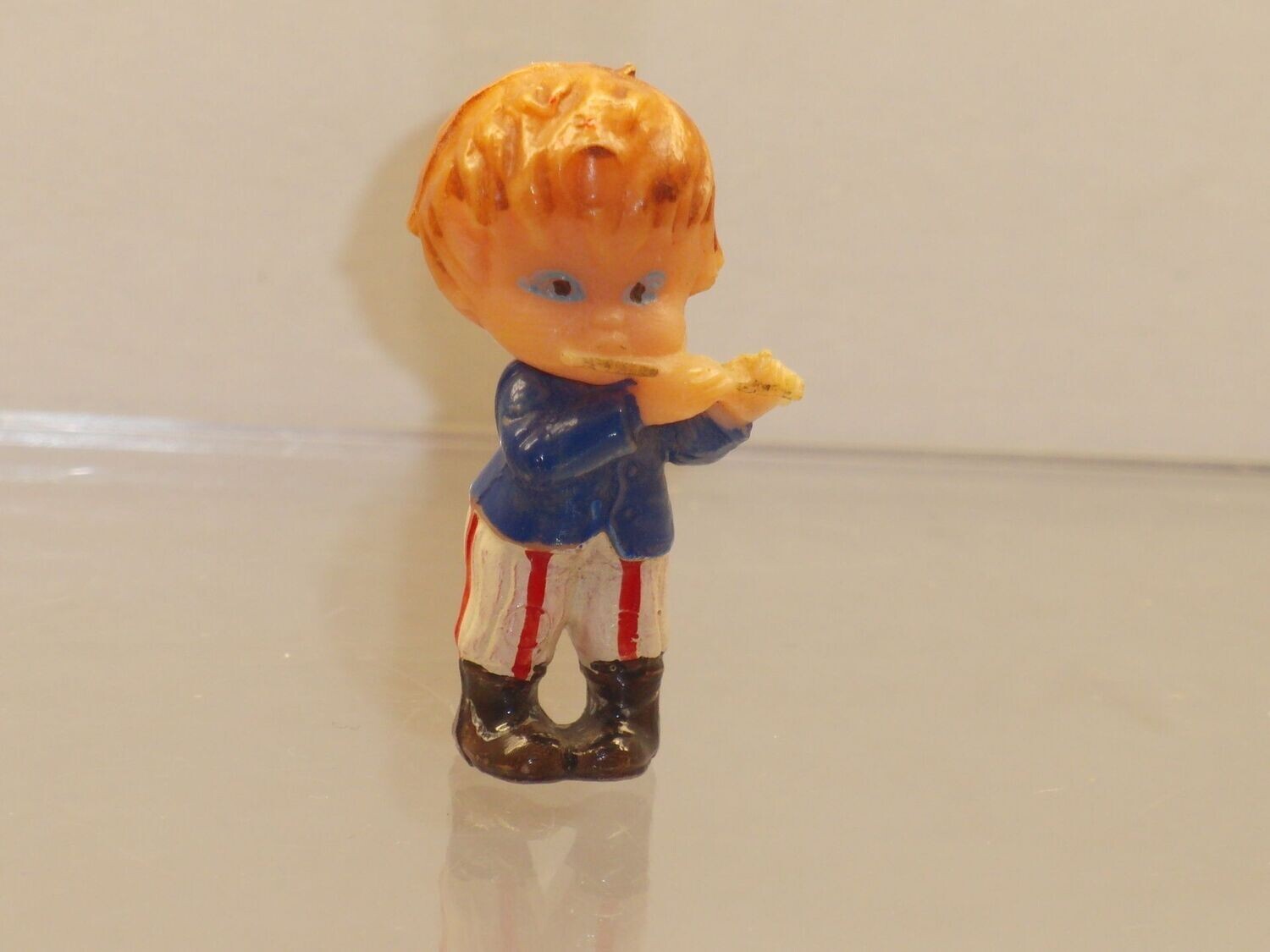Ü-Ei-Alt-Figuren vor 1981:
Figuren der amerikanischen Revolution: Junge mit Querflöte