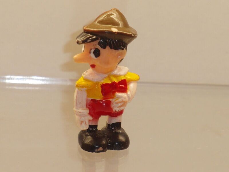 Ü-Ei-Alt-Figuren vor 1981:
Disney Figuren Serie 2: Pinocchio Ü-Ei-Alt-Figuren vor 1981:
Disney Figuren Serie 2: Pinocchio