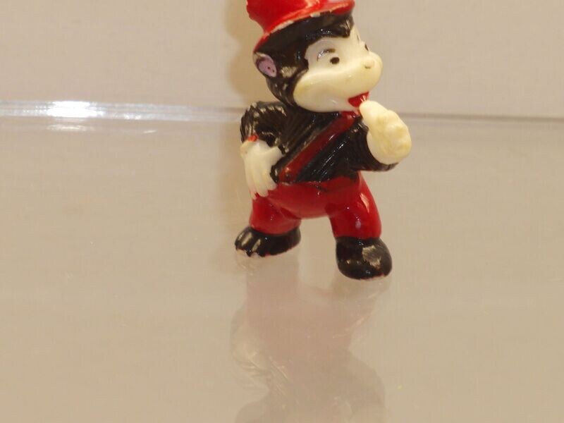 Ü-Ei-Alt-Figuren vor 1981:
Disney Figuren Serie 2: Klein Wölfchen (rote Hose)