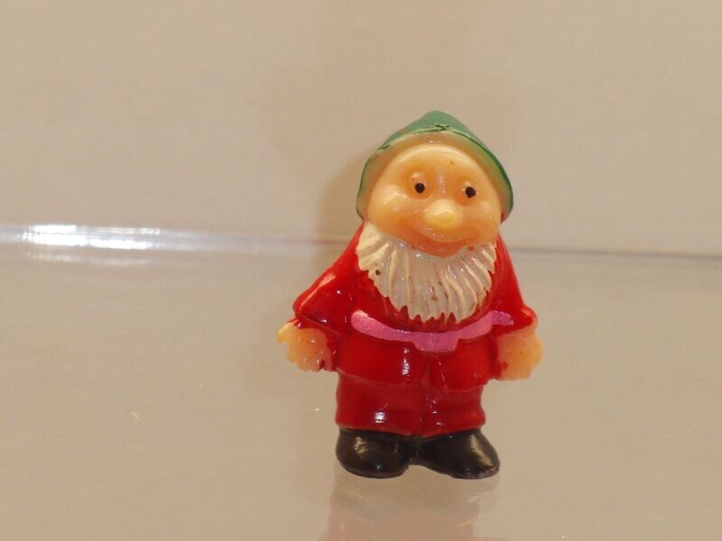 Ü-Ei-Alt-Figuren vor 1981:
Die Sieben Zwerge: Happy Ü-Ei-Alt-Figuren vor 1981:
Die Sieben Zwerge: Happy