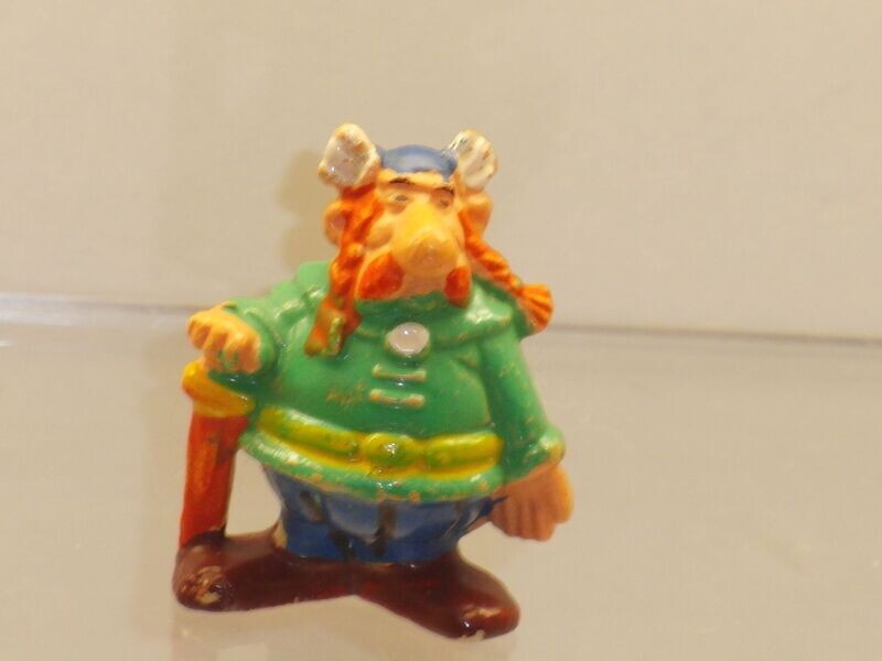 Ü-Ei-Alt-Figuren vor 1981:
Asterix 1976: Majestix Ü-Ei-Alt-Figuren vor 1981:
Asterix 1976: Majestix