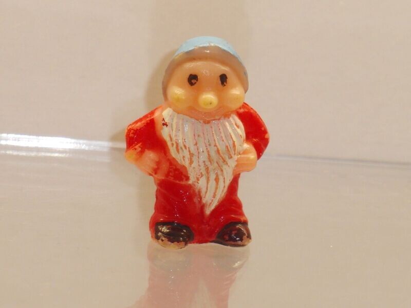 Ü-Ei-Alt-Figuren vor 1981:
Die Sieben Zwerge: Angstbüx Ü-Ei-Alt-Figuren vor 1981:
Die Sieben Zwerge: Angstbüx