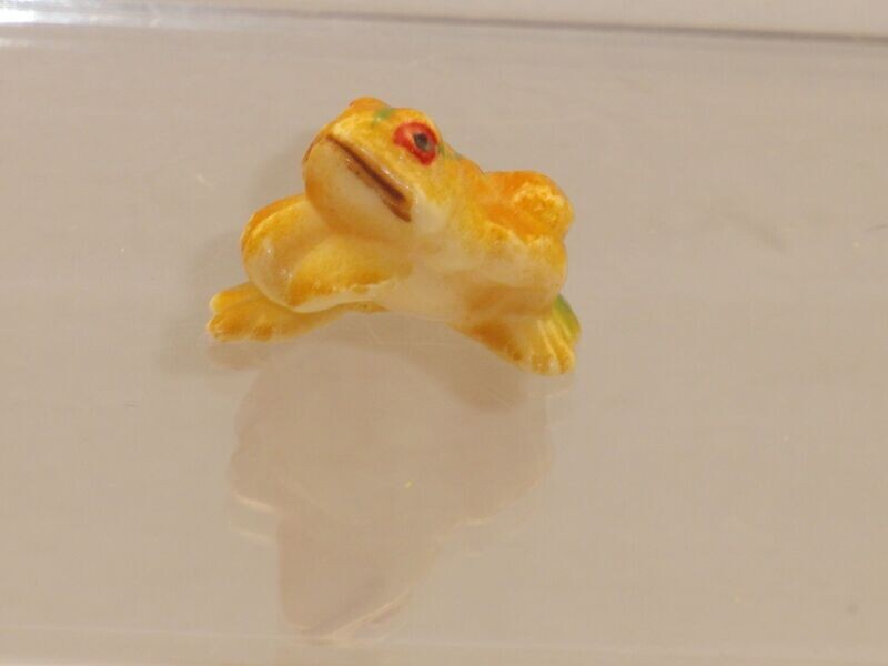 Ü-Ei-Alt-Figuren vor 1981:
Waldtiere: Frosch Ü-Ei-Alt-Figuren vor 1981:
Waldtiere: Frosch