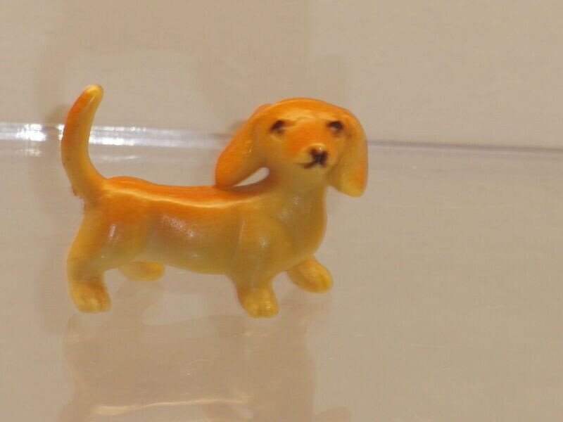 Ü-Ei-Alt-Figuren vor 1981:
Hunde: Dackel stehend Ü-Ei-Alt-Figuren vor 1981:
Hunde: Dackel stehend