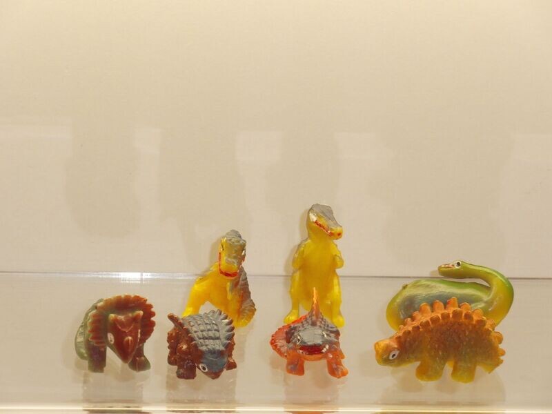 Ü-Ei-Alt-Figuren vor 1981:
Saurier 1979/80: kompletter Satz mit 7 Figuren Ü-Ei-Alt-Figuren vor 1981:
Saurier 1979/80: kompletter Satz mit 7 Figuren