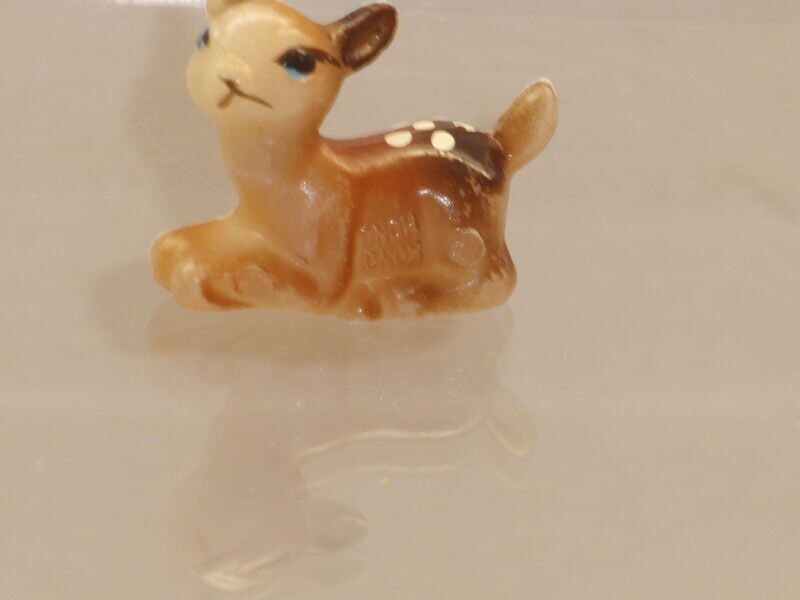Ü-Ei-Alt-Figuren vor 1981:
Waldtiere: Rehkitz liegend Ü-Ei-Alt-Figuren vor 1981:
Waldtiere: Rehkitz liegend