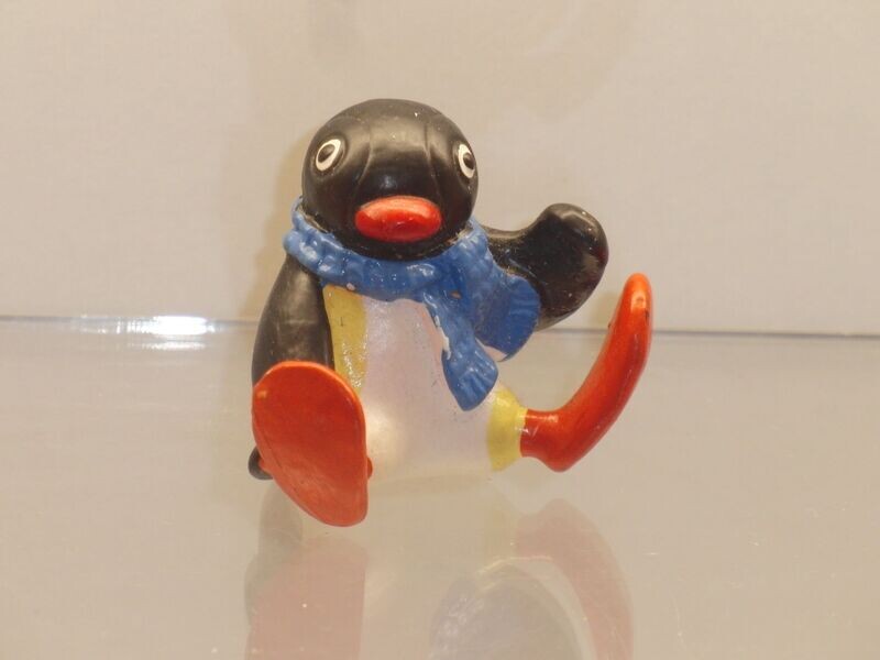 Pingu: Bully/Bullyland 1990: Pingo sitzend (weiß/schwarz) Pingu: Bully/Bullyland 1990: Pingo sitzend (weiß/schwarz)
