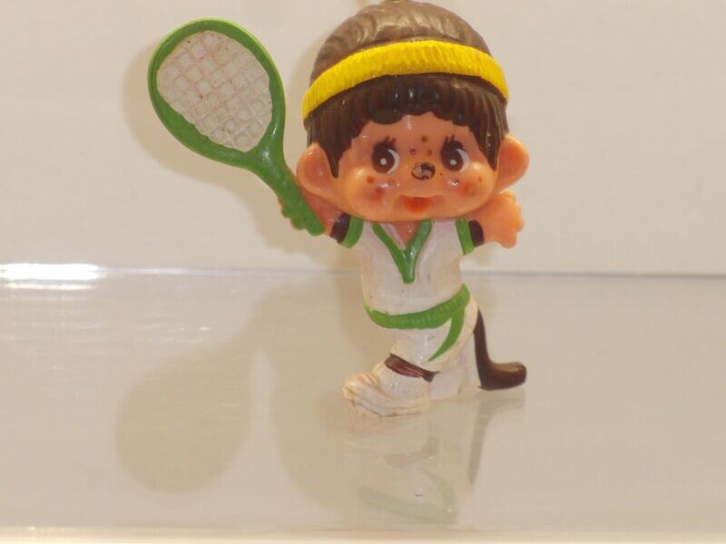 Monchhichi: Sekiguchi 1979: Junge mit Tennisschläger Monchhichi: Sekiguchi 1979: Junge mit Tennisschläger