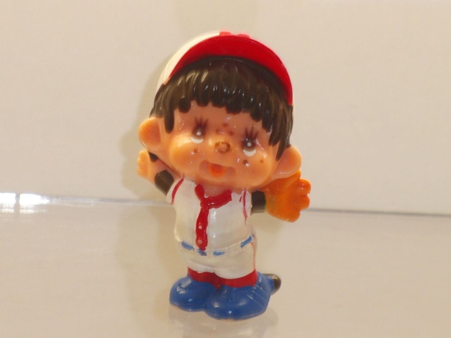 Monchhichi: Sekiguchi 1979: stehend mit Baseballhandschuh