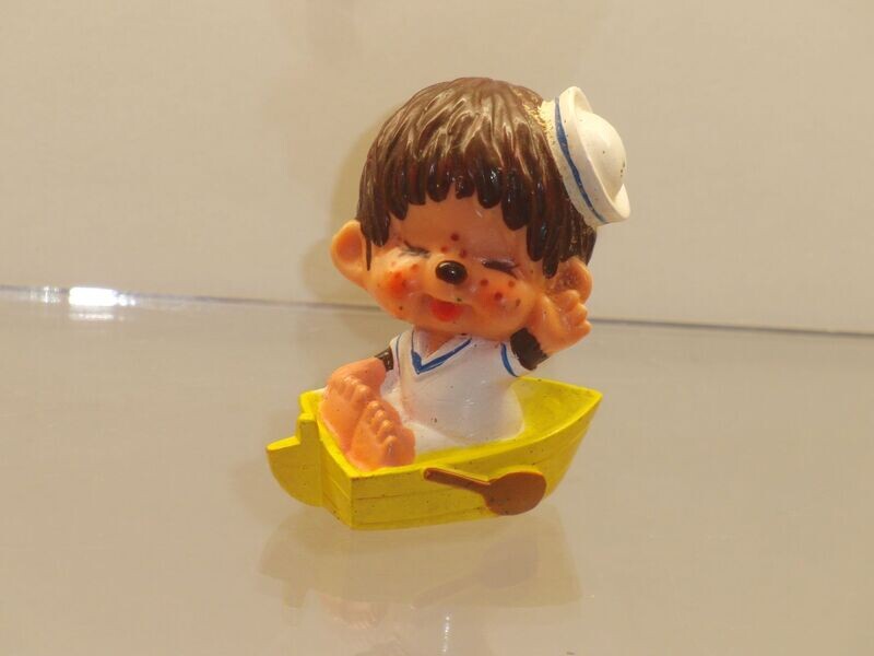 Monchhichi: Sekiguchi 1979: im Ruderboot Monchhichi: Sekiguchi 1979: im Ruderboot