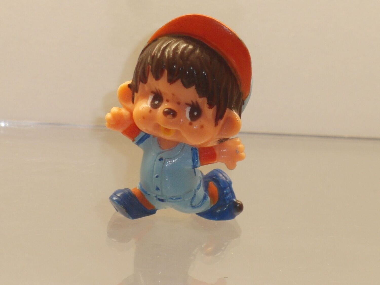 Monchhichi: Sekiguchi 1979: als Baseballspieler, laufend