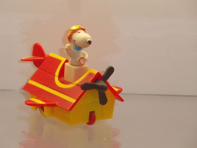 Snoopy/Peanuts: Mc Donald's 90er Jahre: Snoopy im Flieger Snoopy/Peanuts: Mc Donald's 90er Jahre: Snoopy im Flieger