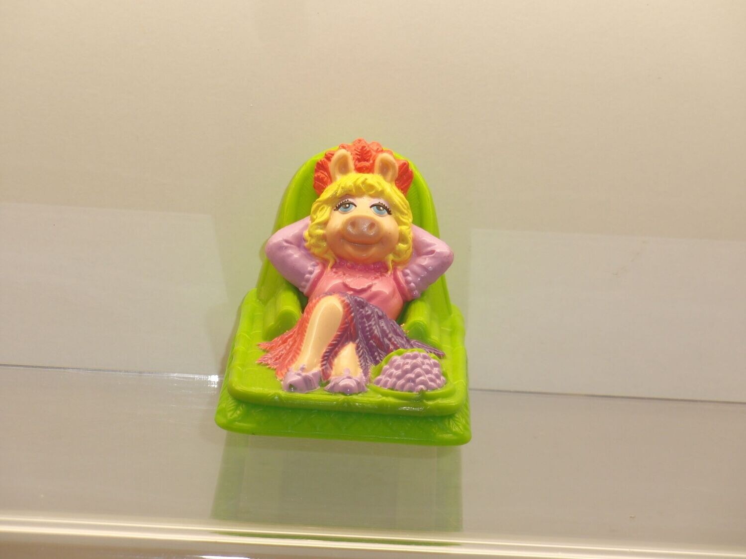 Die Muppets Schatzinsel: Mc Donald's 1995 USA: Miss Piggy liegend