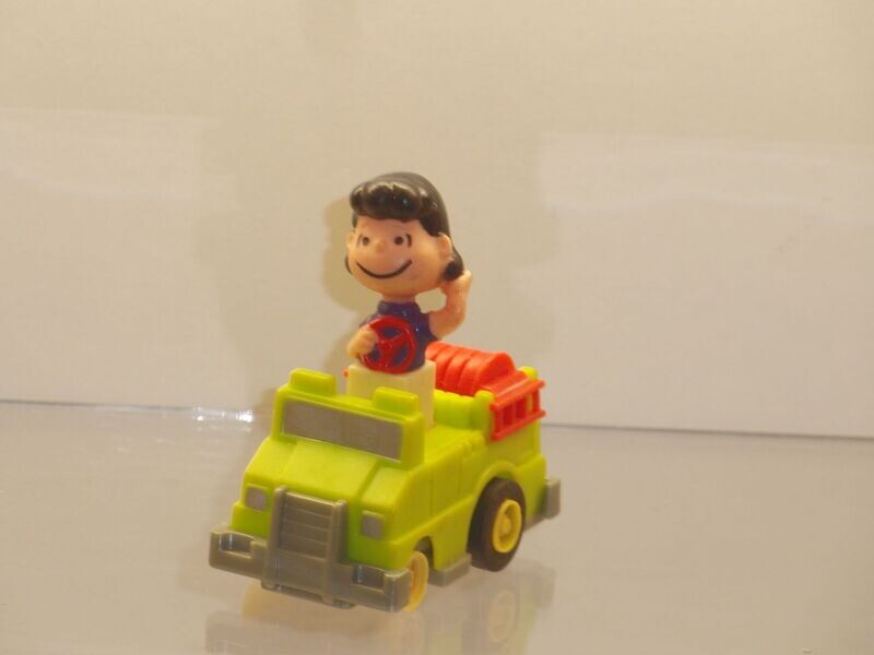 Snoopy/Peanuts: Mc Donald's 90er Jahre: Lucy im Auto Snoopy/Peanuts: Mc Donald's 90er Jahre: Lucy im Auto