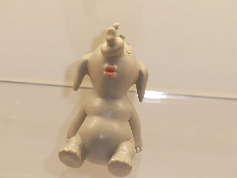 Werbefiguren: Loriot's Wum und Wendelin: Schleich 80er Jahre: Wendelin klein mit Knoten im Rüssel (Anhängeröse teils abgebrochen)