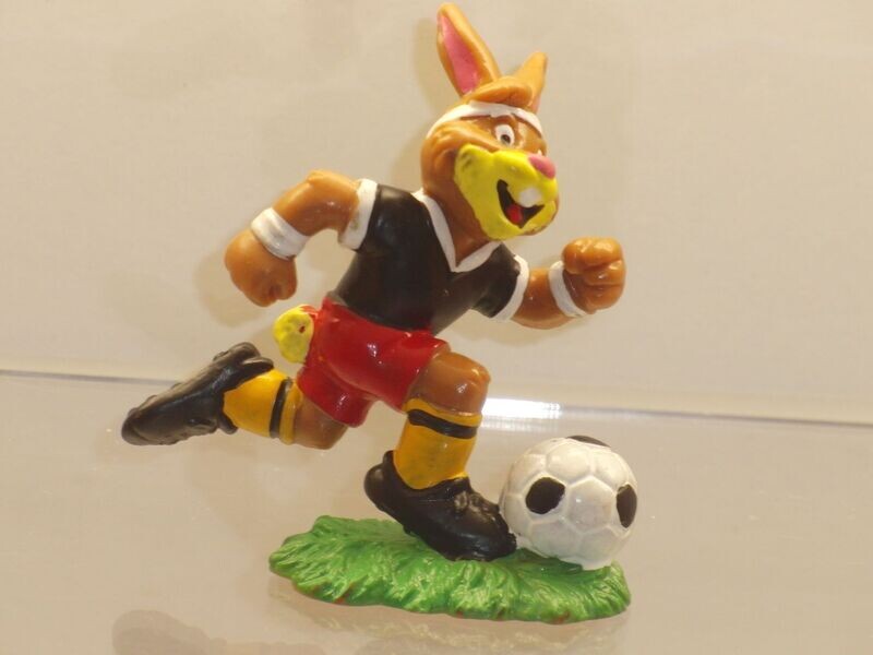 Werbefiguren: Fußball EM 1988 Deutschland: Maskottchen Bernie laufend von Bully Werbefiguren: Fußball EM 1988 Deutschland: Maskottchen Bernie laufend von Bully