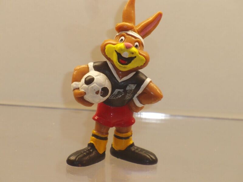Werbefiguren: Fußball EM 1988 Deutschland: Maskottchen Bernie von Bully Werbefiguren: Fußball EM 1988 Deutschland: Maskottchen Bernie von Bully