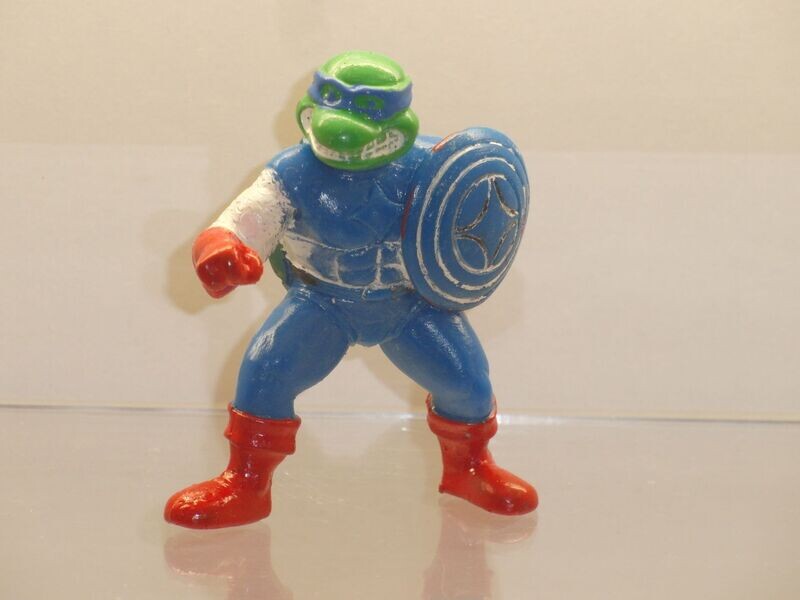 Teenage Mutant Ninja Turtles: Yolanda 80er Jahre: Turtle mit Schild Teenage Mutant Ninja Turtles: Yolanda 80er Jahre: Turtle mit Schild