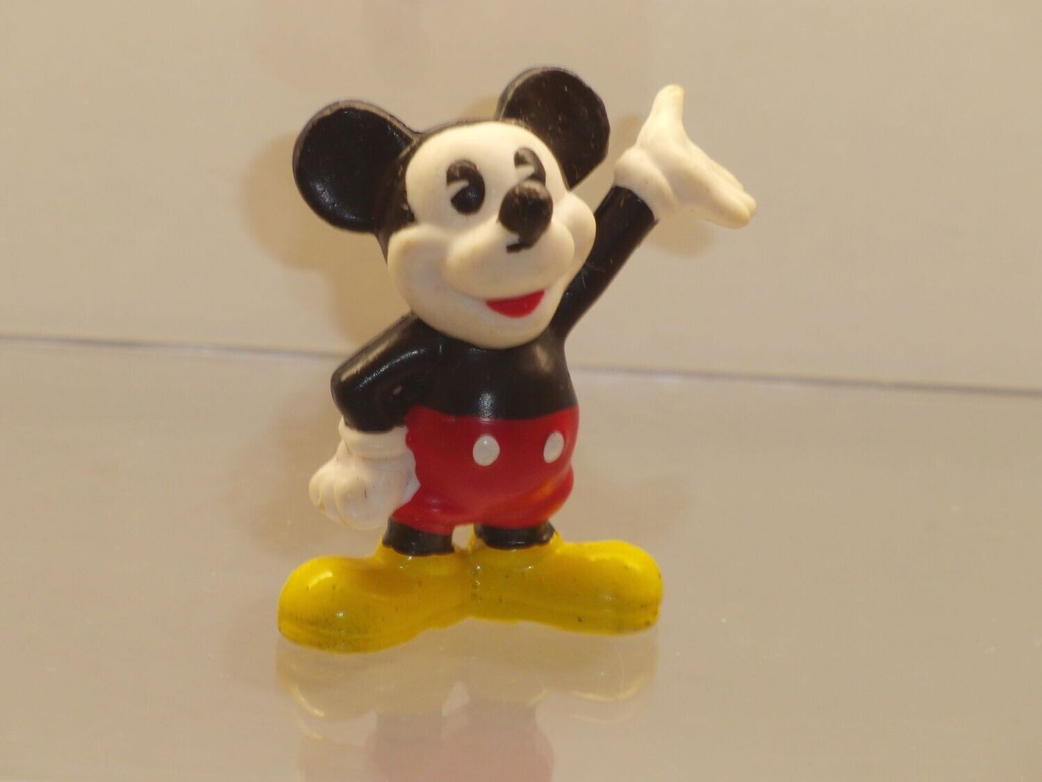 Disney: Micky Maus: Disney Store: Micky winkend