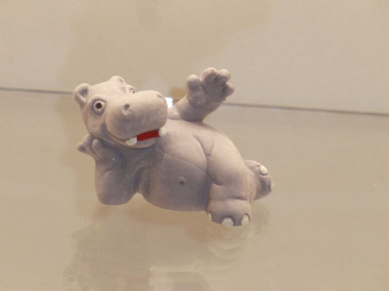Bully CE: Bullylove: Nilpferd liegend Bully CE: Bullylove: Nilpferd liegend