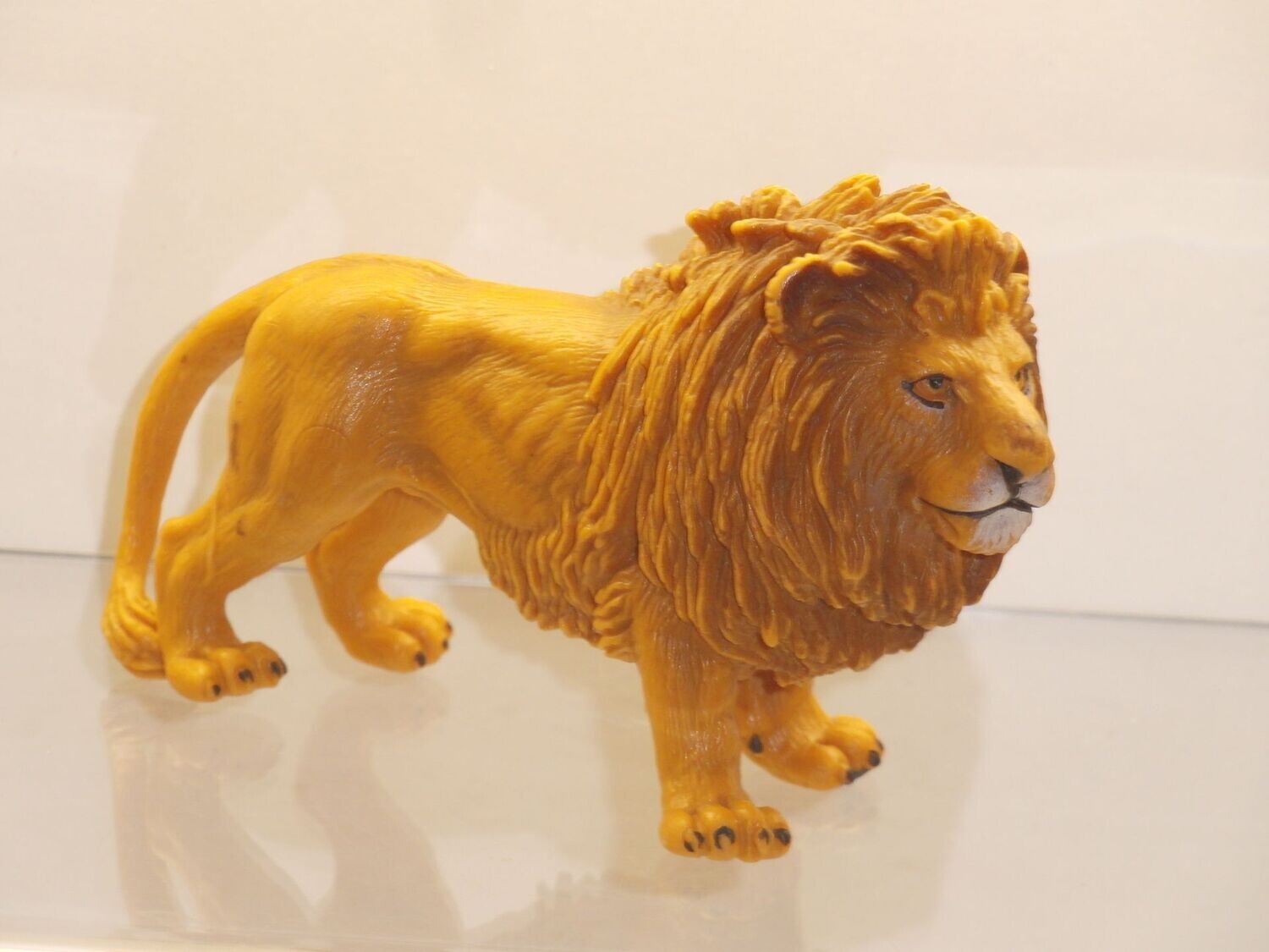 Schleich: 14137 Löwe (gelbliches Grundmaterial)