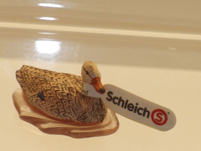 Schleich: 13823 Ente schwimmend mit Fähnchen Schleich: 13823 Ente schwimmend mit Fähnchen