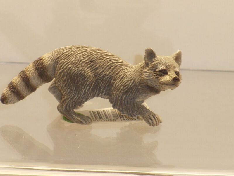 Schleich: 14604 Waschbär mit Fähnchen Schleich: 14604 Waschbär mit Fähnchen