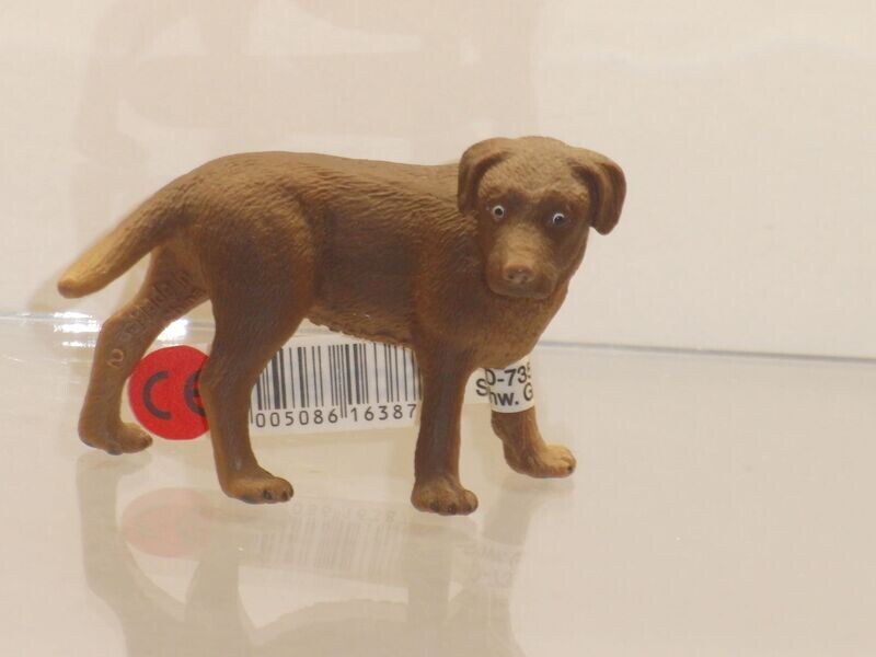 Schleich: 16387 Labrador Hündin mit Fähnchen