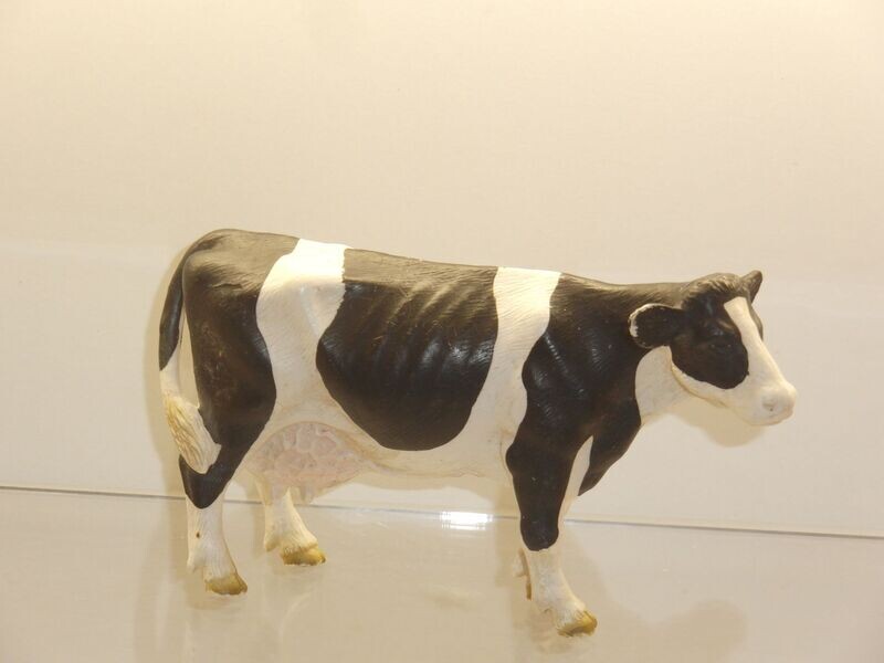 Schleich: 13140 Kuh schwarzbunt stehend Schleich: 13140 Kuh schwarzbunt stehend