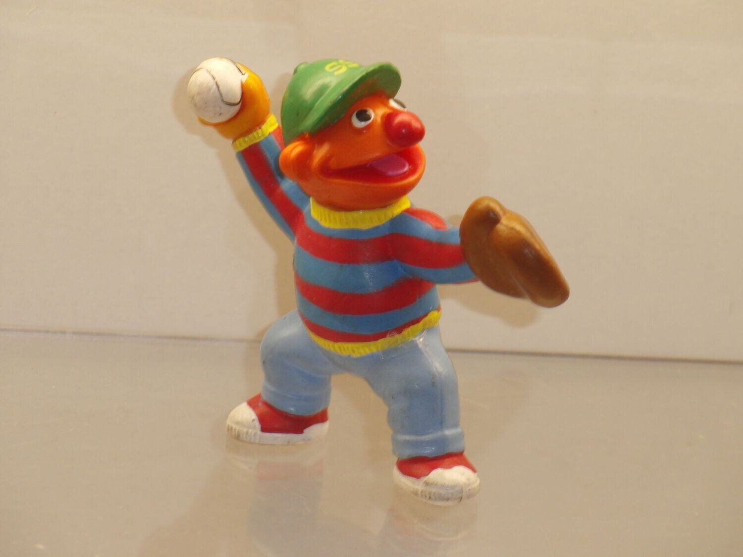 Sesamstraße: Applause: Ernie als Baseballwerfer
