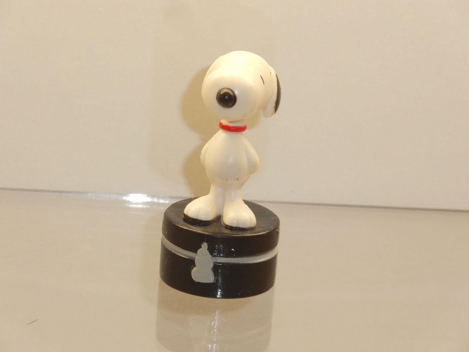 Snoopy/Peanuts: 90er/2000er Jahre: Snoopy auf Sockel (Schachfigur)