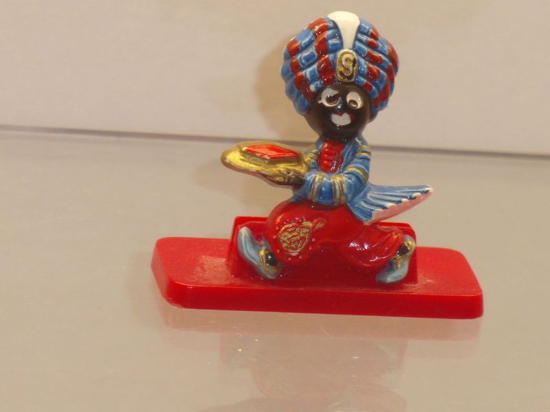 Werbefiguren: Sarotti: 80er/90er Jahre: Sarotti Mohr (ohne Werbeaufdruck) - Flachfigur auf Aufsteller Werbefiguren: Sarotti: 80er/90er Jahre: Sarotti Mohr (ohne Werbeaufdruck) - Flachfigur auf Aufsteller