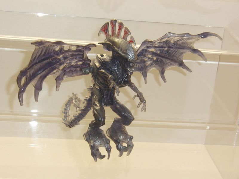 Aliens: Kenner: 90er Jahre: Flying Alien Queen Aliens: Kenner: 90er Jahre: Flying Alien Queen