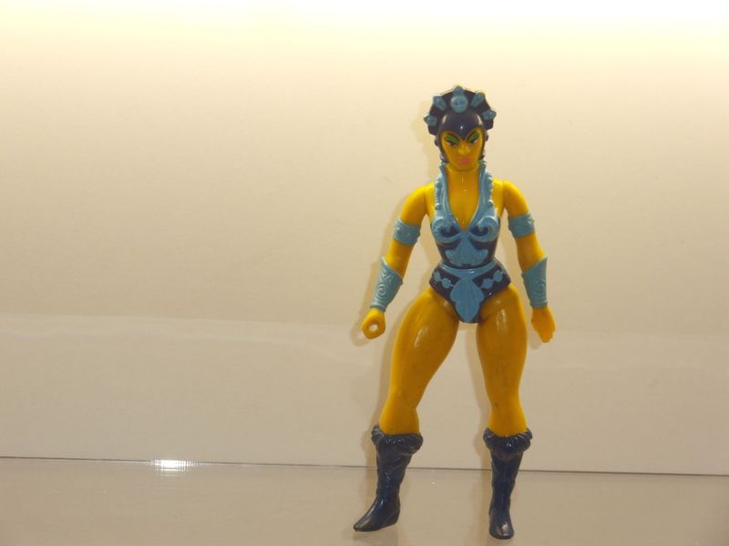 Motu Mattel 80er Jahre: Evil-Lyn ohne Zubehör Motu Mattel 80er Jahre: Evil-Lyn ohne Zubehör