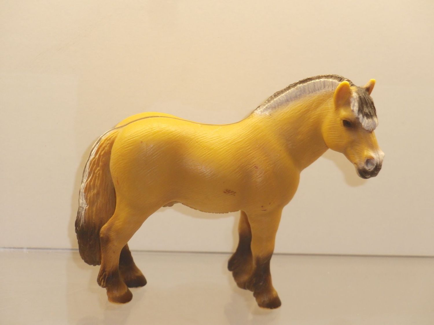Schleich: 13250 Fjordpferd (mit Aalstrich)