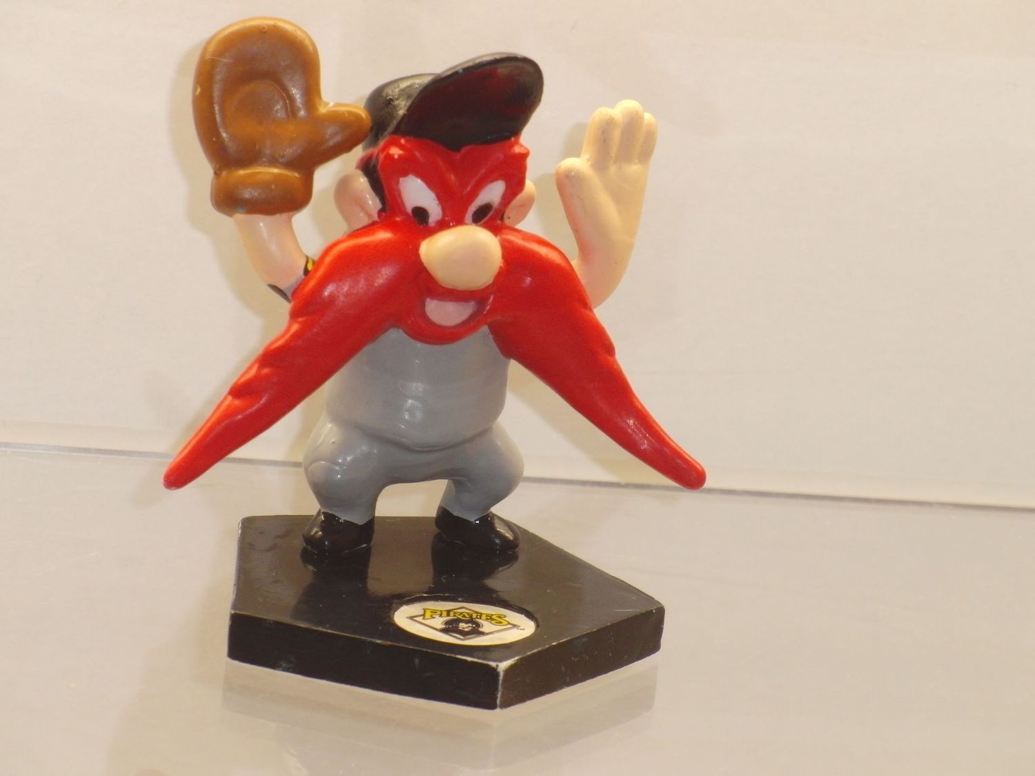 Bugs Bunny  & Co.: Applause 1991: Yosemite Sam als Baseball Fänger; lizenzierte Figur für Pirates Major League Baseball