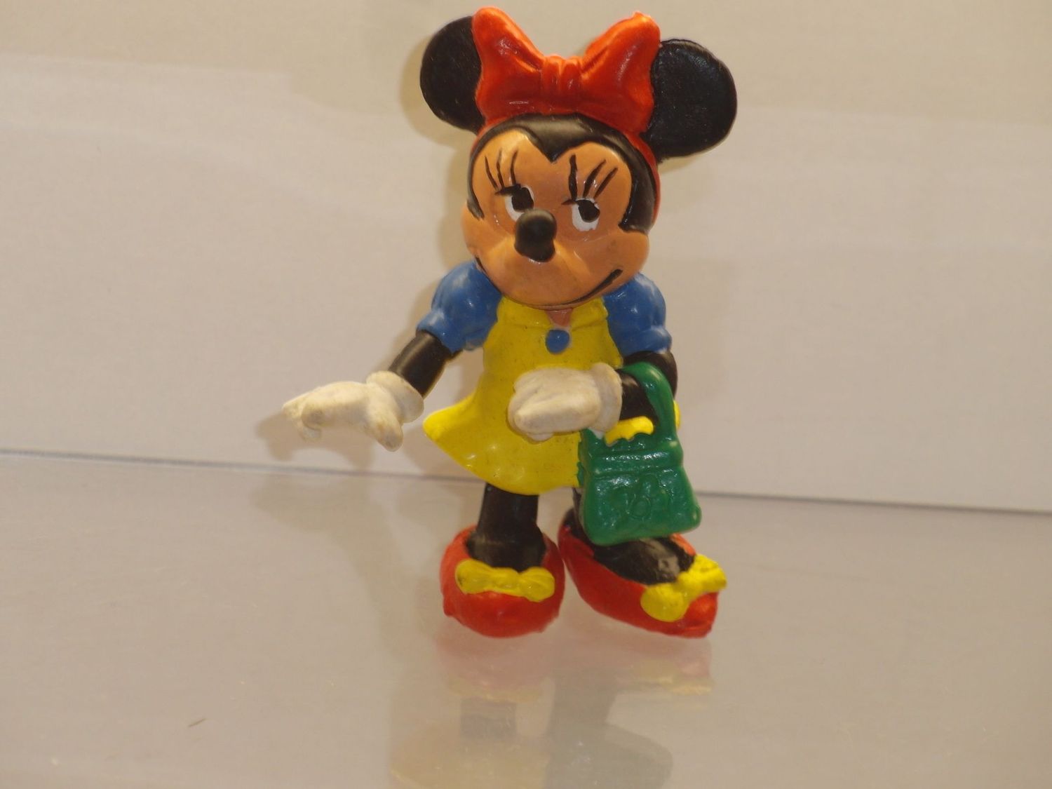 Disney: Minnie Maus: Comics Spain 80er Jahre: Minnie mit  Tasche