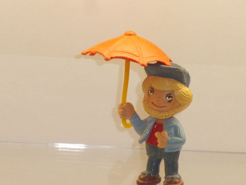 Sandmännchen: Schleich 1984: Sandmännchen mit steckbarem Regenschirm