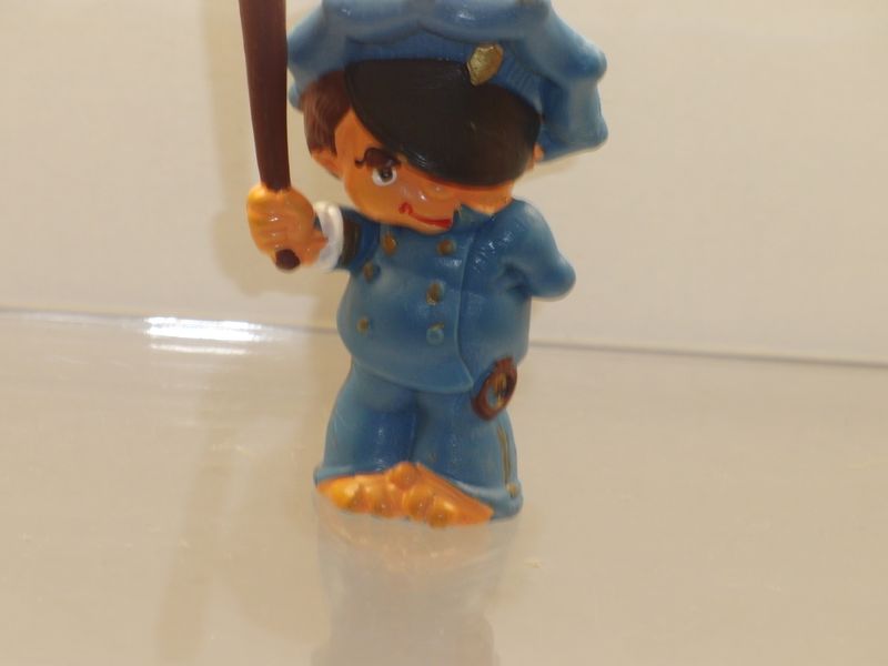 Junge als Polizist: Schleich 80er Jahre Junge als Polizist: Schleich 80er Jahre