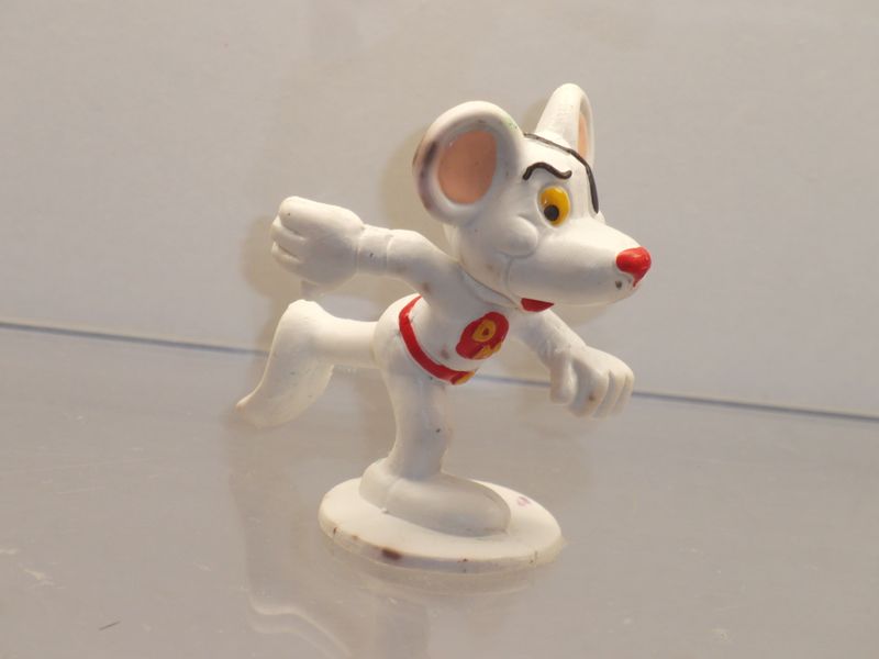 Danger Mouse: Schleich 1986: Danger Mause rennend (leichte Verfärbungen und Klebereste auf Unterseite)