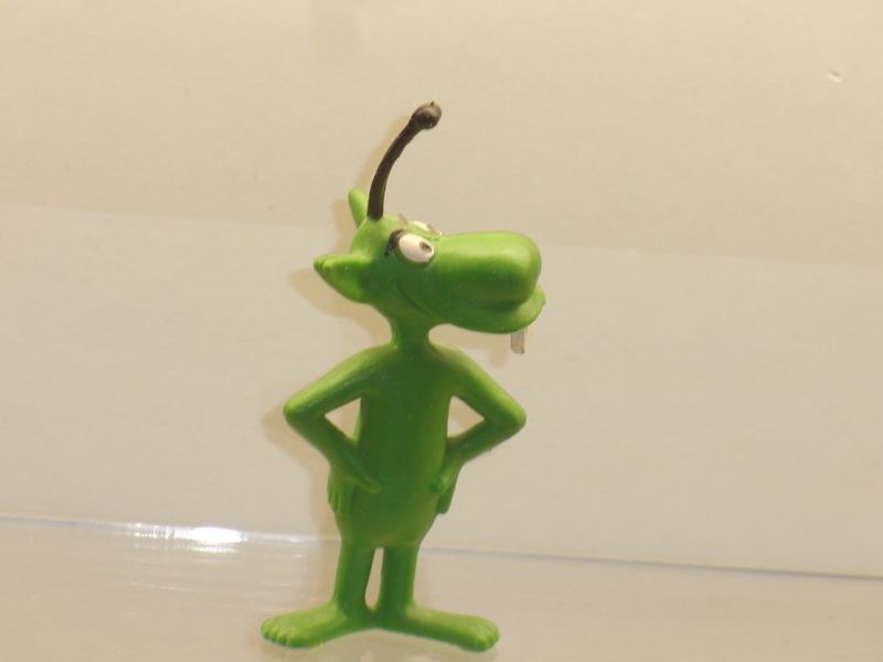 Grünes Männchen: Schleich 1979 (Beschädigung auf Unterseite) Grünes Männchen: Schleich 1979 (Beschädigung auf Unterseite)