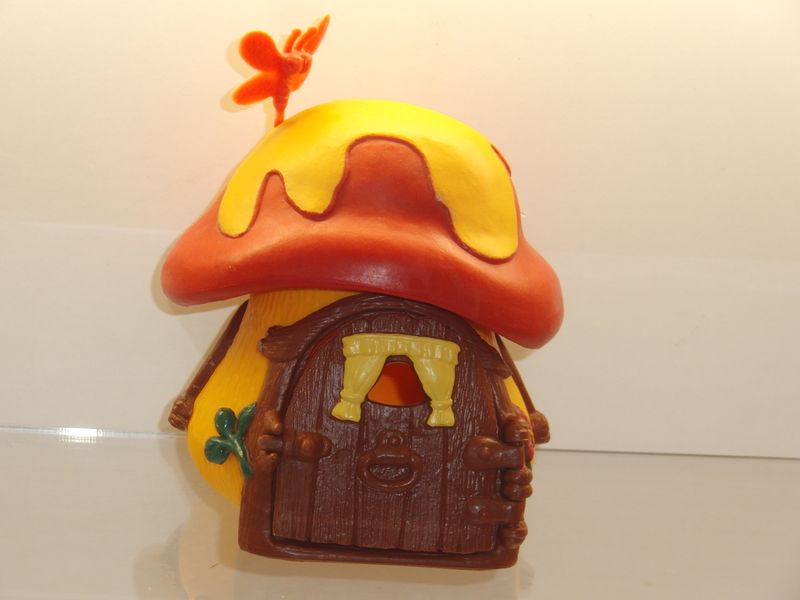 Schlumpfhaus klein 4.9011 (Haus gelblich, Dach rot/gelb) Schlumpfhaus klein 4.9011 (Haus gelblich, Dach rot/gelb)