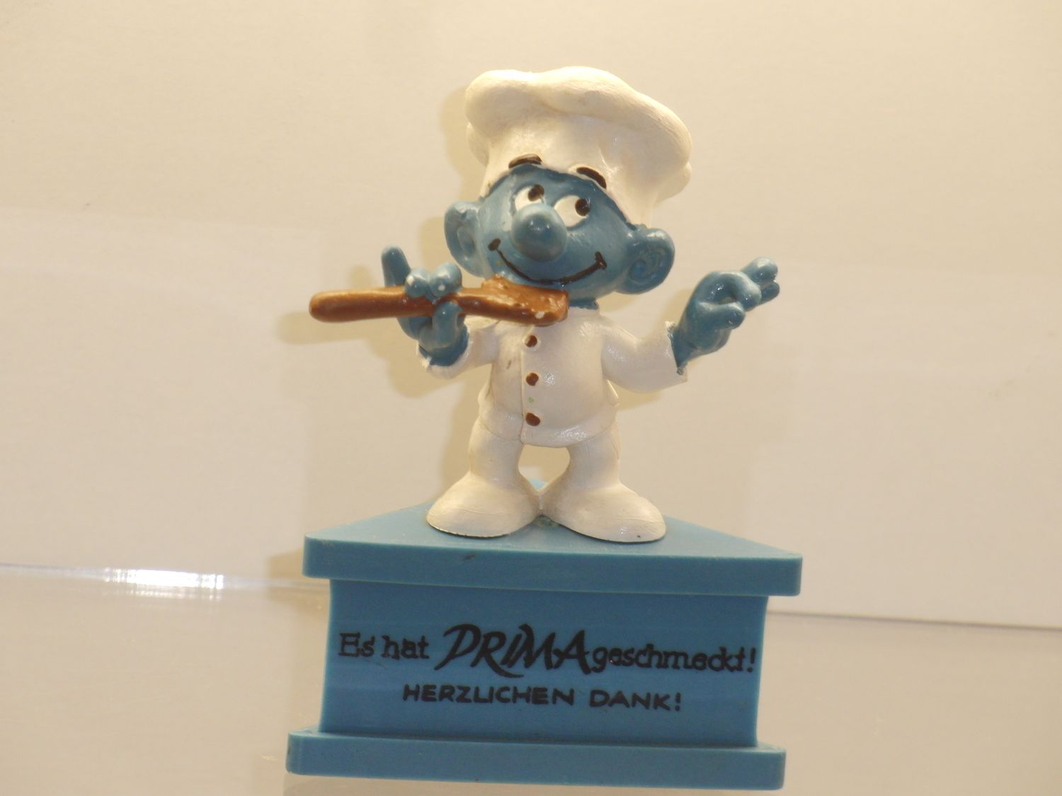 Dreiecks-Sockel: Küchenchef: Es hat PRIMA geschmeckt! Herzlichen Dank!