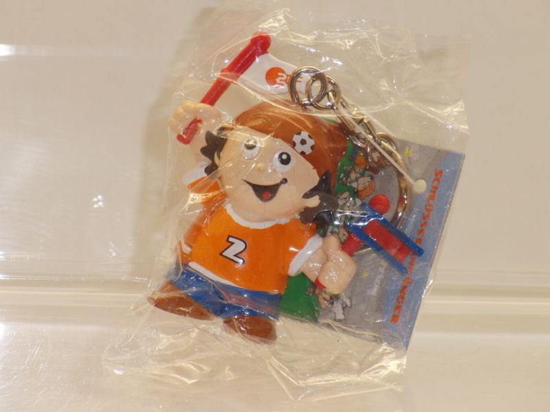 Werbefiguren: ZDF: Mainzelmännchen: P:os 2006: Mainzel Fußballer: Mainzelmännchen als Fan,noch org. verpackt (Schlüsselanhänger) Werbefiguren: ZDF: Mainzelmännchen: P:os 2006: Mainzel Fußballer: Mainzelmännchen als Fan,noch org. verpackt (Schlüsselanhänger)