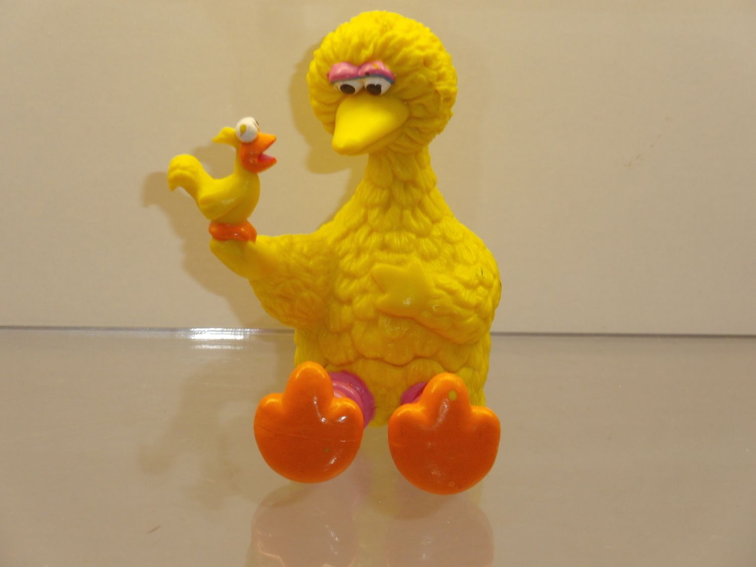 Sesamstraße: Applause: Bibo sitzend mit Vogel