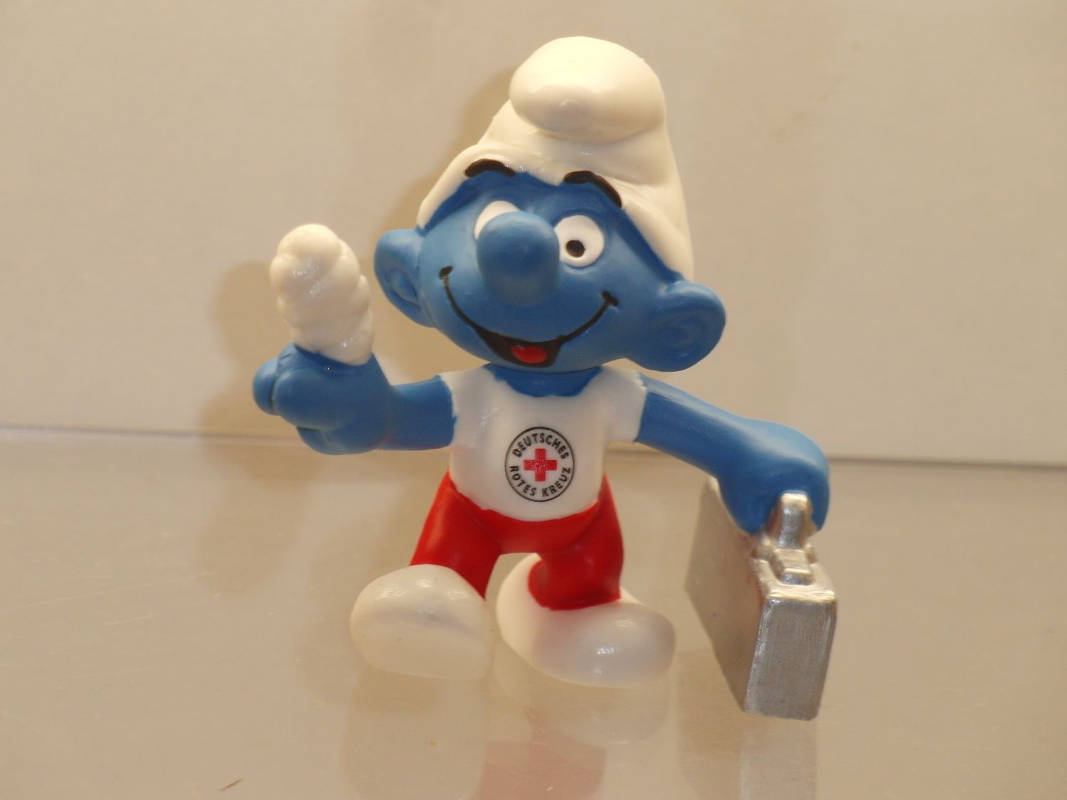 Werbeschlumpf Werbeschlumpf "Deutsches rotes Kreuz" Sanitäter mit Koffer